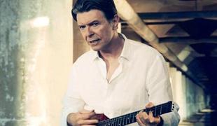 Video: David Bowie z rdečo kitaro