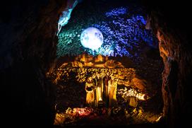 Žive jaslice v Postojnski jami