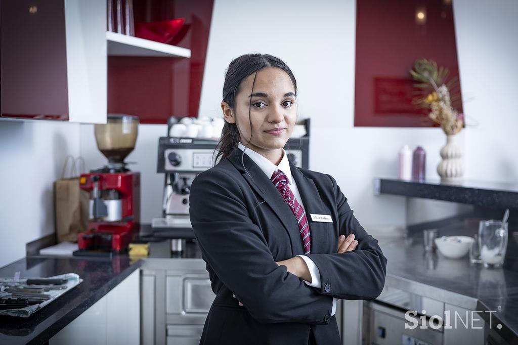 CPI, poklici, strežba, Nina Horvat