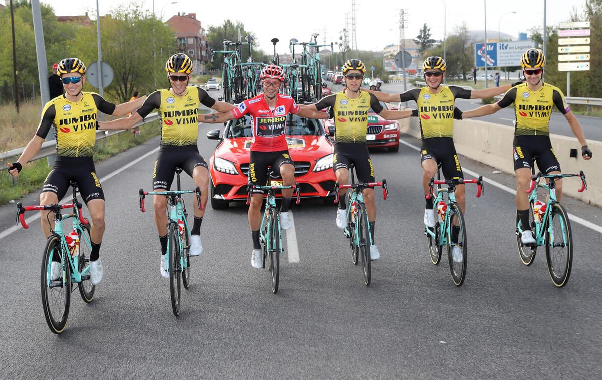 Roglic Jumbo Visma | Primož Roglič je v velikem slogu osvojil Vuelto in zapisal posebno poglavje v zgodovini kolesarstva. | Foto Unipublic/Photogomez Sport