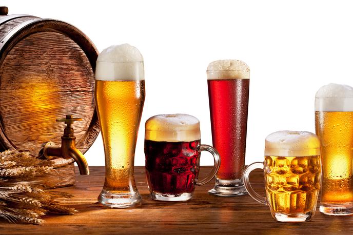 pivo | Po podatkih statističnega urada se je v Sloveniji s proizvodnjo piva predlani ukvarjalo 70 podjetij ali skoraj petkrat toliko kot leta 2008, ko jih je bilo 15. Njihovo število se je začelo zelo povečevati v obdobju po letu 2010, ko jih je bilo le 13, so sporočili ta teden z urada. | Foto Shutterstock
