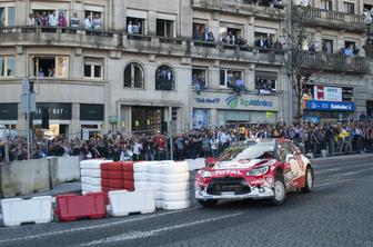 Meeke prevzel vodstvo na Portugalskem