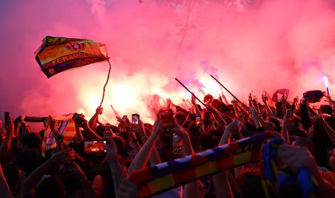 V živo: v Barceloni spektakel z napako, na delu tudi angleška velikana
