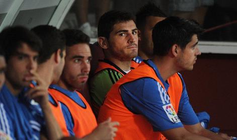 Casillas prikovan na klopi, tudi ko ni Mourinha