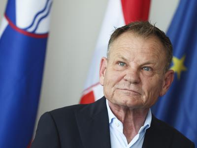 Migranta, ki sta preprodajala drogo, tožilec izpustil. Matoz zahteva spremembe.