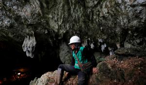 Potapljačem uspel preboj pri iskanju otrok v poplavljeni jami na Tajskem