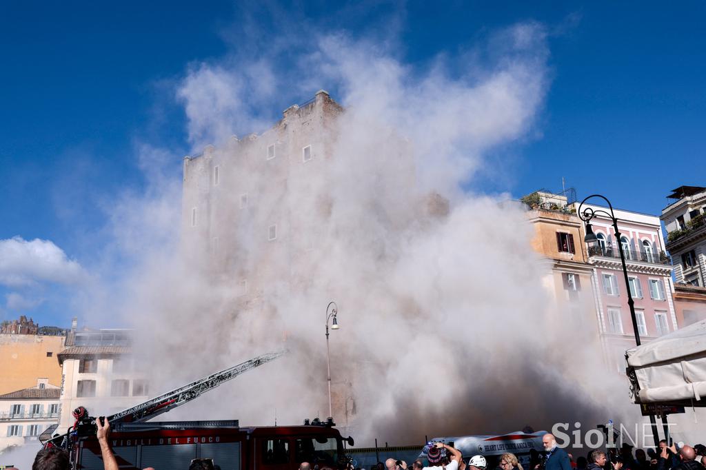 zrušenje stavbe v Rimu