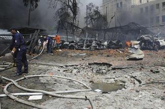 V Siriji avtomobilska bomba zahtevala najmanj 15 življenj