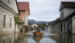 Plazovi še ogrožajo nekaj hiš, severni del Kostanjevice še vedno pod vodo (video)