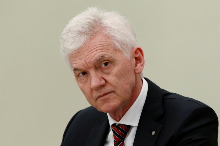 Ruski mogotec Genadij Timčenko, eden ključnih mož lige KHL razmišlja v smeri prepovedi igranja KHL-ovcev na OI (neprekinitve lige KHL v času OI), če Rusi ne bodo smeli nastopati pod svojo zastavo. | Foto: Reuters