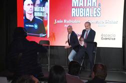 Stric z jajci nad Luisa Rubialesa #video