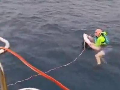 Napeta policijska akcija: rešili Nemca, ki je padel s kajaka #video