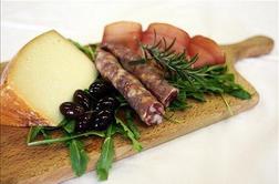 V Sloveniji gre za hrano nekaj večji delež izdatkov kot v EU