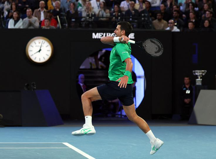 Novak Đoković je gladko dobil prvi niz. | Foto: Reuters