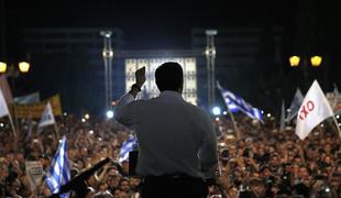 Cipras množici Grkov: Utišajmo tiste, ki širijo strah in napovedujejo katastrofo (video)