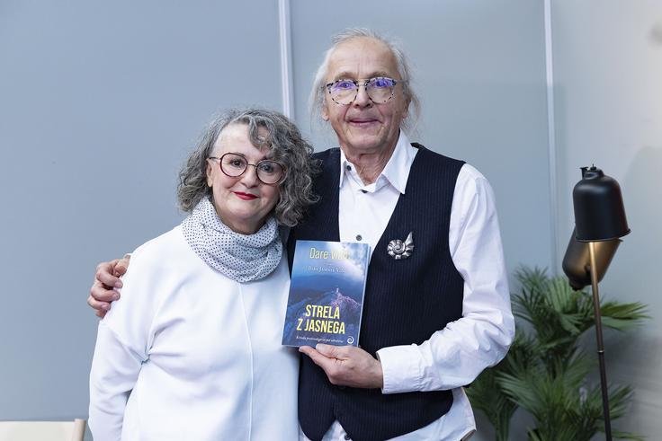 "Snemanje filma in pisanje knjige je bil proces, ki je spremenil oba. Postala sva bolj strpna, več govoriva, Dare je postal bolj odprt in samozavesten, kar opažajo tudi drugi," pravi Biba Jamnik Vidic. | Foto: Ana Kovač