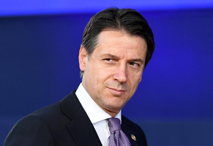 Italijanski premier Giuseppe Conte je ocenil, da se bo padec BDP nadaljeval tudi v letošnjem letu. | Foto: Reuters