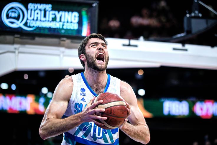 Njegova družina v ZDA bo v času OI močno stiskala pesti za Slovenijo. | Foto: Hendrik Osula/FIBA