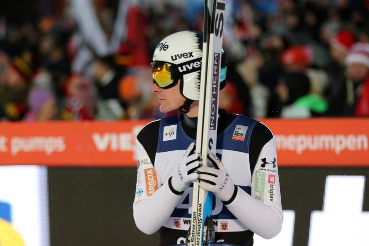 Domen Prevc pozdravlja nadgradnjo pri nadzoru opreme. | Foto: Guliverimage