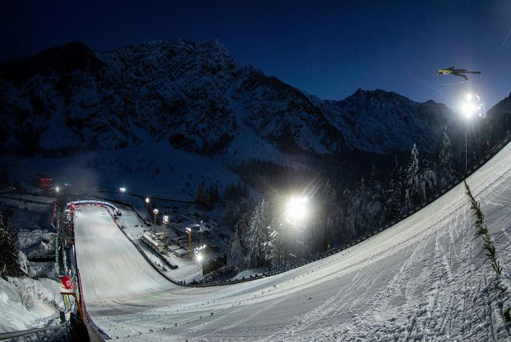 Svetovno prvenstvo v poletih bi moralo v Planici potekati že marca 2020, a je bilo zaradi koronavirusa prestavljeno v naslednjo zimo. | Foto: Vid Ponikvar