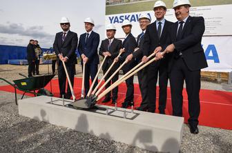 Tovarno robotov v Kočevju bodo odprli aprila