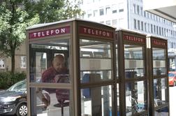 Koliko Slovencev še uporablja telefonske govorilnice