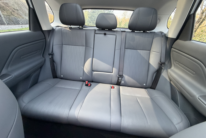 Ne le sedeži zadaj, razlogov je več: med kitajskimi je najbolj prepričal