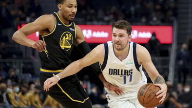 Golden State z rezervisti ponižal Dallas, zmaga za 38 točk