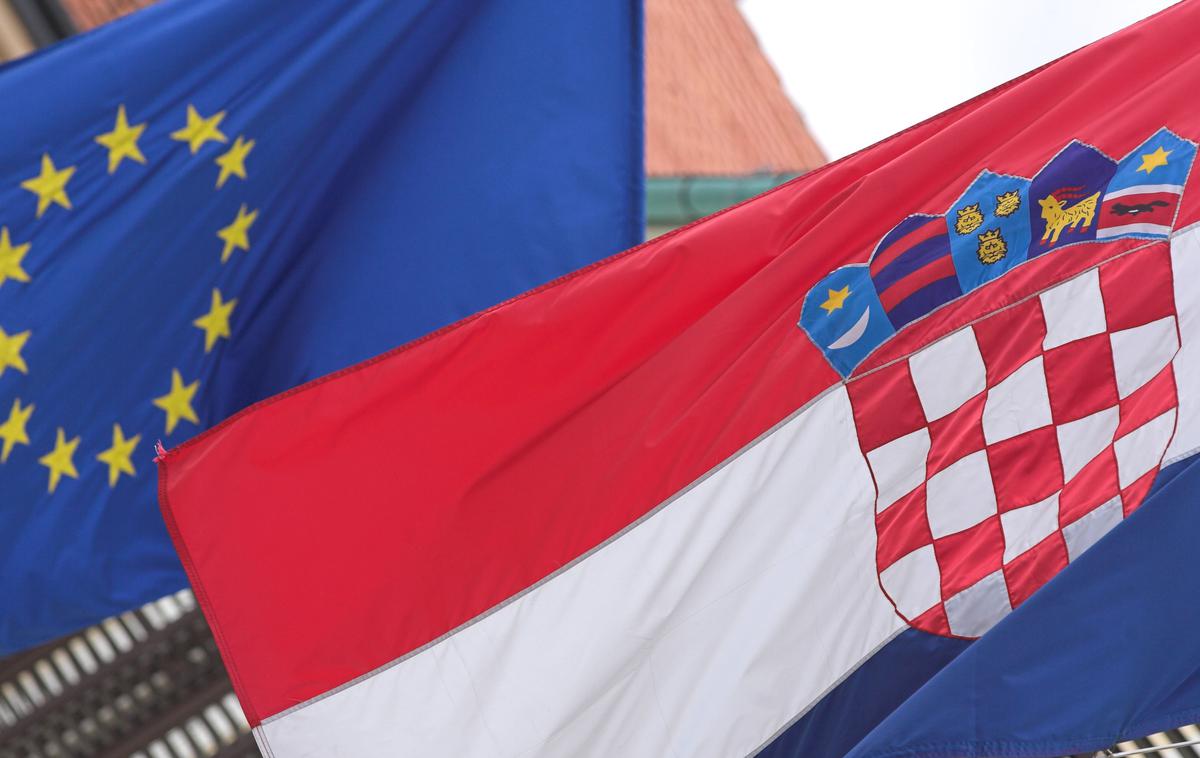Hrvaška in EU zastava | Foto STA