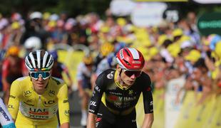 Burno za kulisami Toura: Armstrong, Wiggins in Bruyneel kritični do UAE in Visme