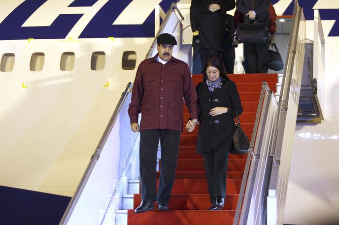 Nicolas maduro in žena Cilia Flores | Ameriška vojska je po besedah Donalda Trumpa zajela in iz Venezuele odpeljala predsednika Nicolasa Madura in njegovo ženo Cilio Flores. | Foto Guliverimage