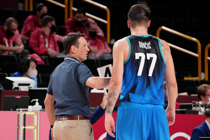 Selektor Aleksander Sekulić je skupaj s kolegi v strokovnem štabu znal podrediti igro Dončiću. | Foto: Reuters