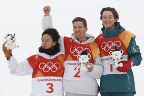 Legendarni Američan že tretjič na olimpijskem prestolu, hud padec mladega Japonca