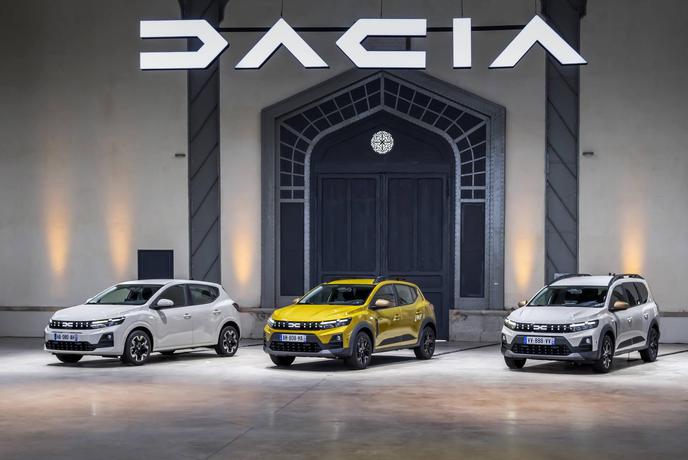 Trije modeli znamke Dacia z novimi pogoni in več tehnologije za vsak dan