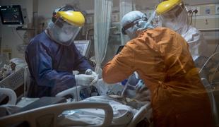 ZDA: najmanj 200 bolnišnic prenapolnjenih zaradi koronavirusa