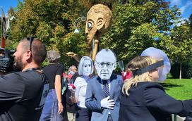 Protesti- Blejski strateški forum