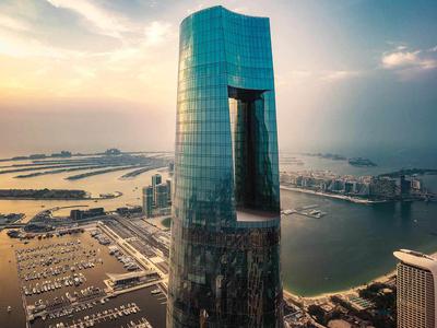 Čeprav tega niso načrtovali, so v Dubaju zgradili najvišji hotel na svetu #video