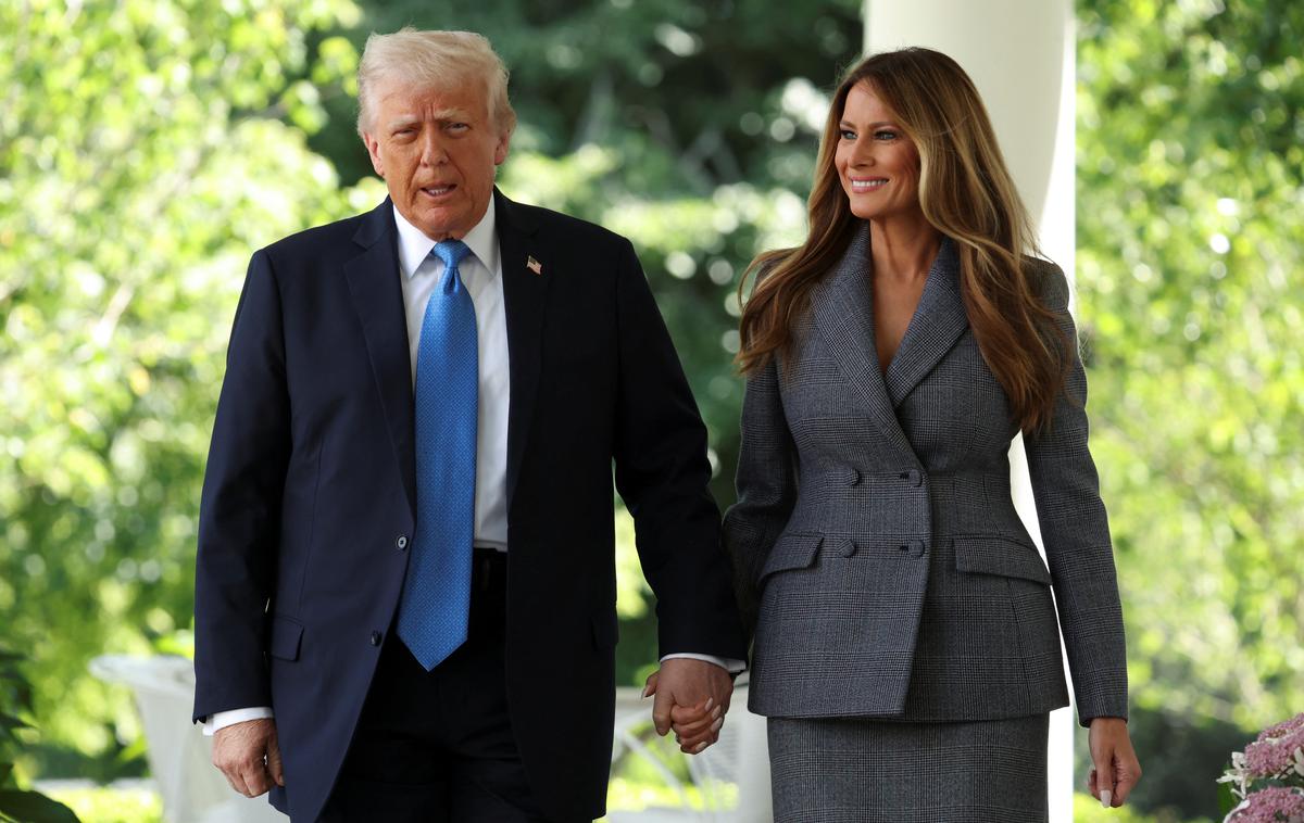 Donald Trump, Melania Trump | Donald Trump je povedal, da je s Putinom v telefonskem pogovoru spregovoril tudi o svoji ženi Melanii. Putin je povedal, da jo v Rusiji zelo spoštujejo. | Foto Reuters
