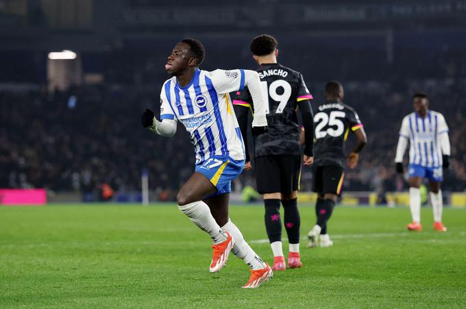 Yankuba Minteh je Chelseaju tokrat zabil dva gola. | Foto: Reuters