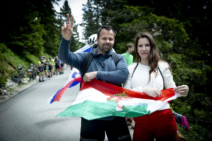 Madžarska navijača obožujeta slovenske kolesarje.  | Foto: Ana Kovač