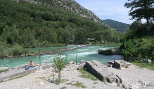 Pogrešanega 45-letnika so potapljači našli mrtvega v reki Soči