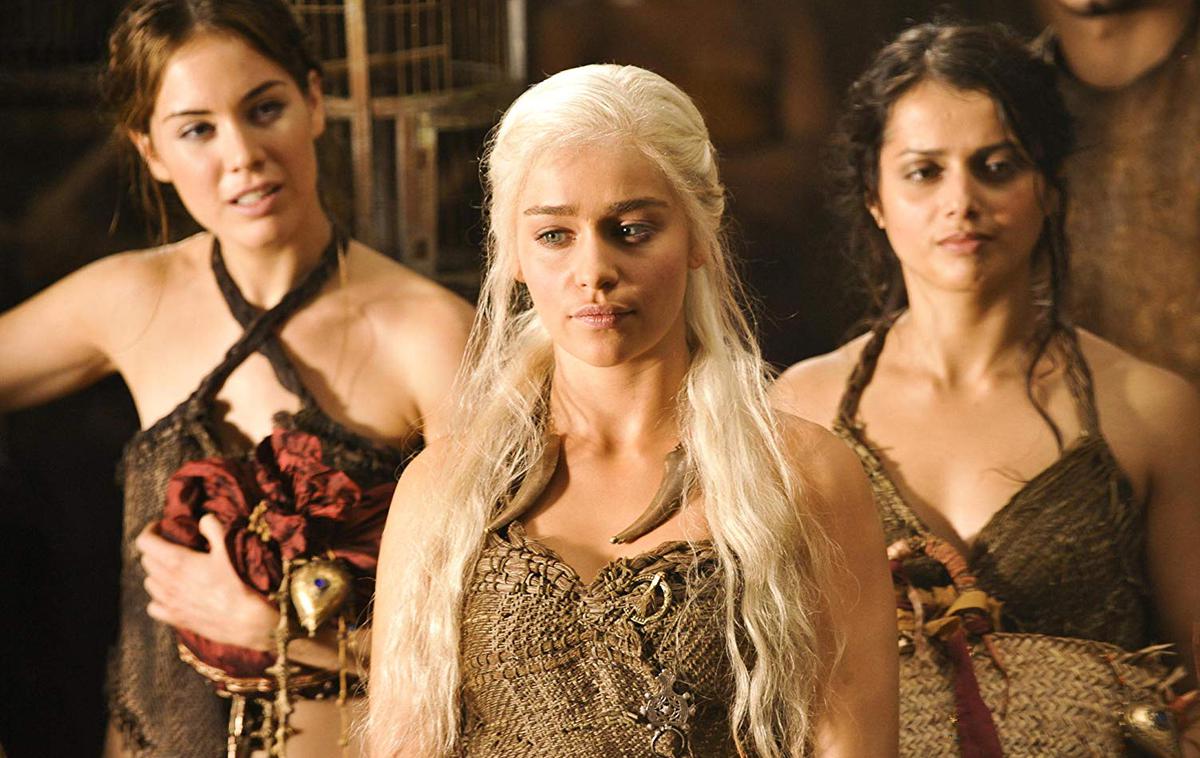 Game of Thrones | Emilia Clarke je zaslovela z vlogo Daenerys Targaryen v priljubljeni seriji Igra prestolov. | Foto IMDb