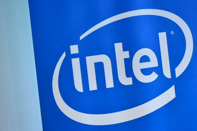 Intel | Gradnja tovarn naj bi se začela v drugi polovici tega leta, proizvodnja čipov pa naj bi po napovedih stekla konec leta 2025. | Foto STA