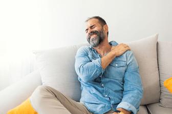 Zamrznjena rama: odpravite bolečine in povrnite gibljivost s fizioterapijo