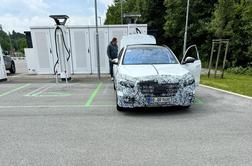 Ujet v Sloveniji: Mercedesova nova prestižna limuzina je še zakrita #foto