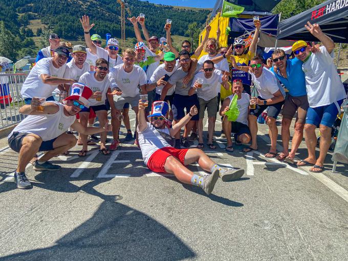 V četrtek je bilo na zaključnem vzponu na Alpe d'Huez vse v znamenju slovenskih navijačev, ki so pričarali lepo kuliso. | Foto: Jaka Lopatič