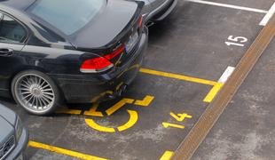 Tole vas čaka, če zaparkirate invalide