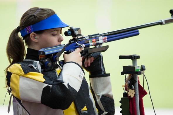 Živa Dvoršak in Rajmond Debevec najboljša strelca leta 2013