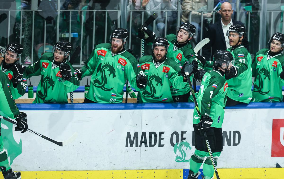 HK Olimpija Ljubljana | Olimpija je edino tekmo tedna odigrala v Linzu in izgubila z 2:4. | Foto Aleš Fevžer