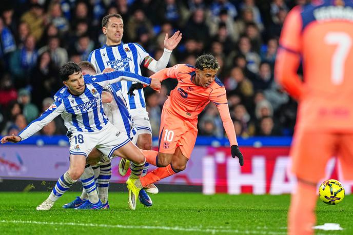 Lamine Yamal, Real Sociedad : Barcelona | Po porazu Barcelone prednost pred Real Madridom znaša le še eno točko. | Foto Guliverimage